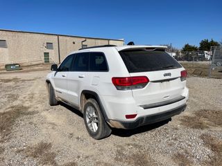 2017 Jeep Grand Cherokee Laredo 4x2 - Exterior Rear Left Corner Image
